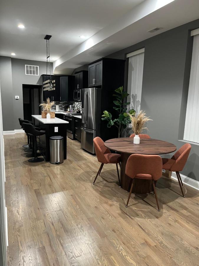 Rustic Mix Apartment Chicago