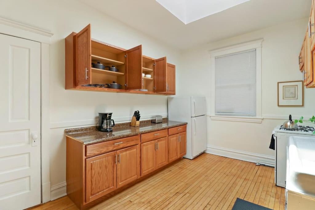 2-bedroom Cozy Apt In Prime Location - Clark 2 Chicago