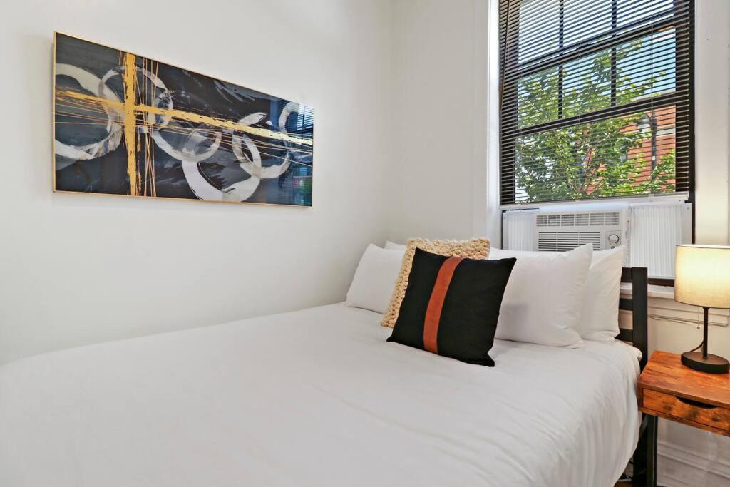 2-bedroom Cozy Apt In Prime Location - Clark 2 *