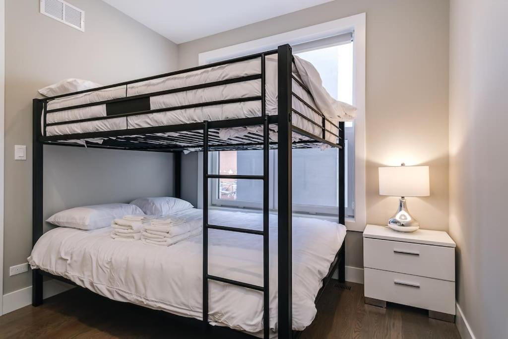 New Construction Building In River North Apartment Chicago