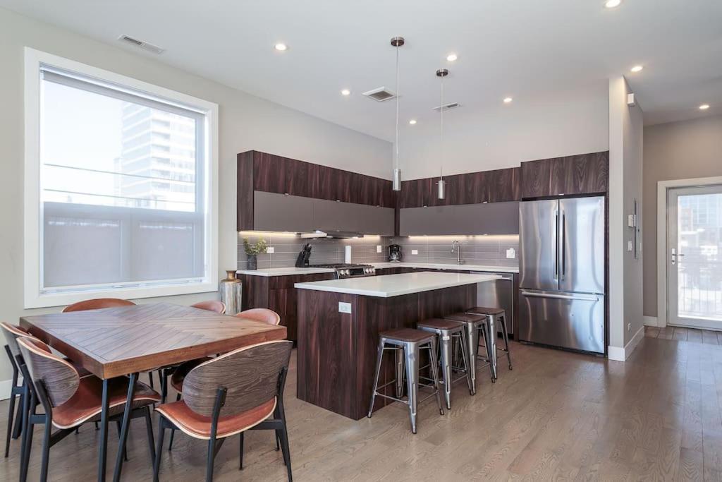 New Construction Building In River North Apartment