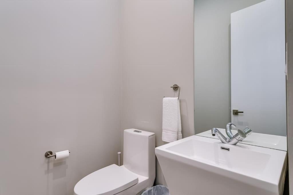 New Construction Building In River North Apartment Chicago