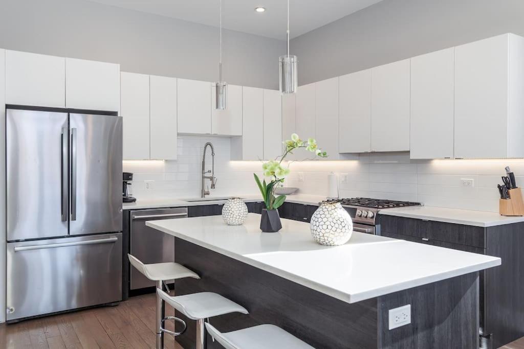 New Construction Building In River North *