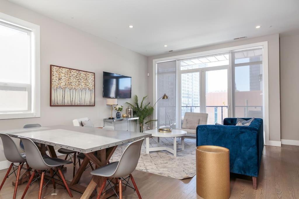 New Construction Building In River North Apartment *