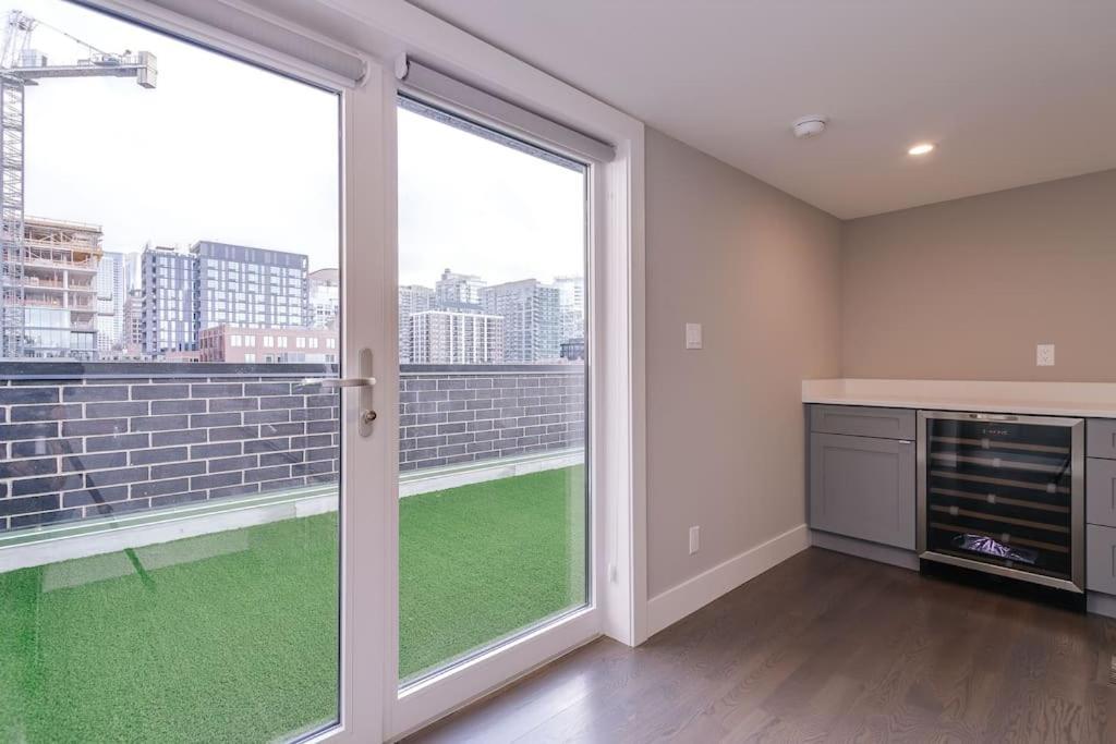 New Construction Building In River North Apartment