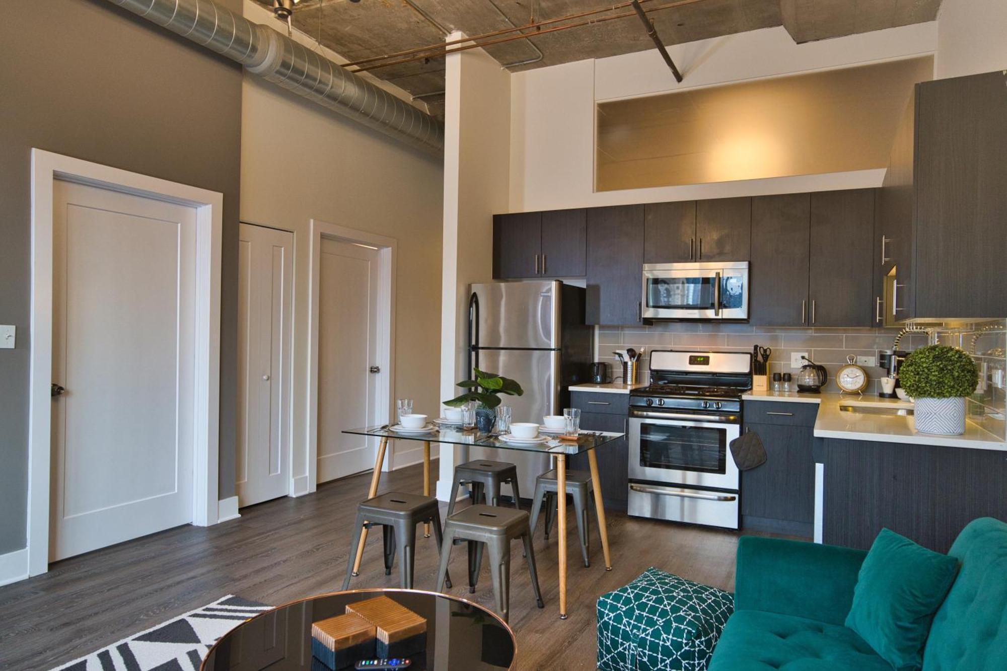 South Loop 2br Getaway With Smart Tvs & Optional Parking Near Mccormick Place, Museum Campus & Downtown Chicago