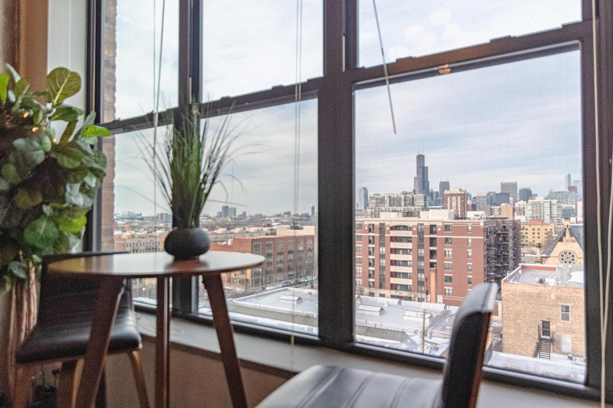 Apartment Mccormick Place Modern Loft With An Amazing Skyline View And Optional Parking For 8 Guests Chicago
