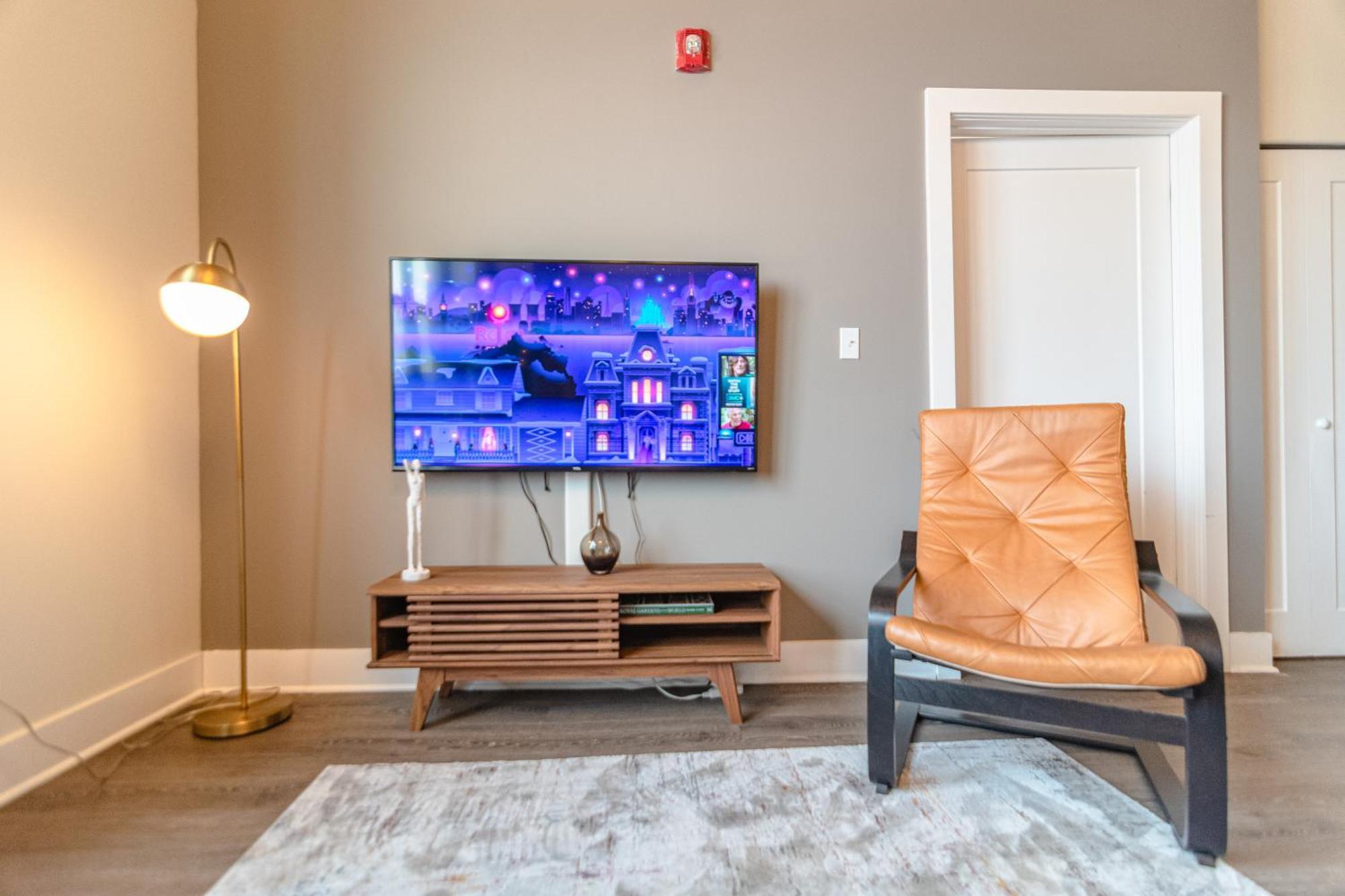 Mccormick Place Modern Loft With An Amazing Skyline View And Optional Parking For 8 Guests Apartment