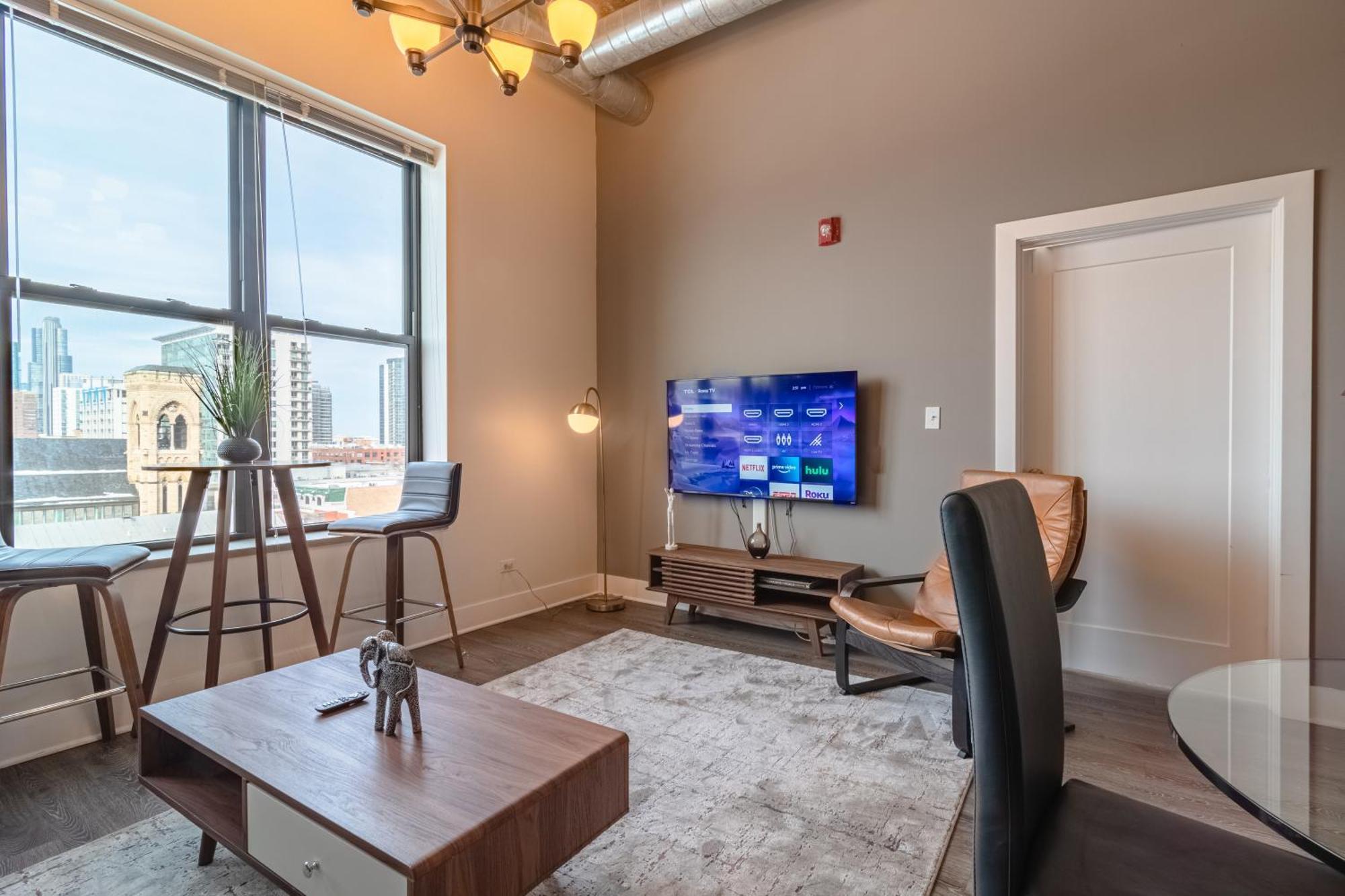Apartment Mccormick Place Modern Loft With An Amazing Skyline View And Optional Parking For 8 Guests Chicago