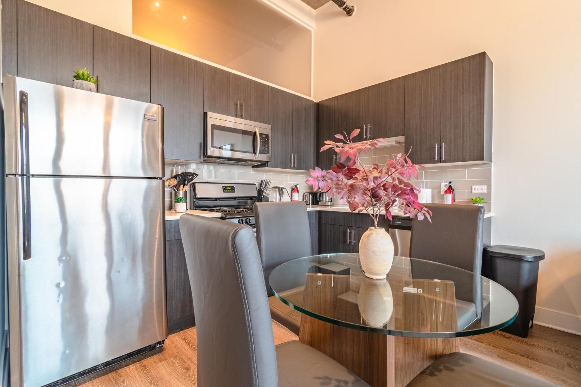 Mccormick Place Modern Loft With An Amazing Skyline View And Optional Parking For 8 Guests * Chicago