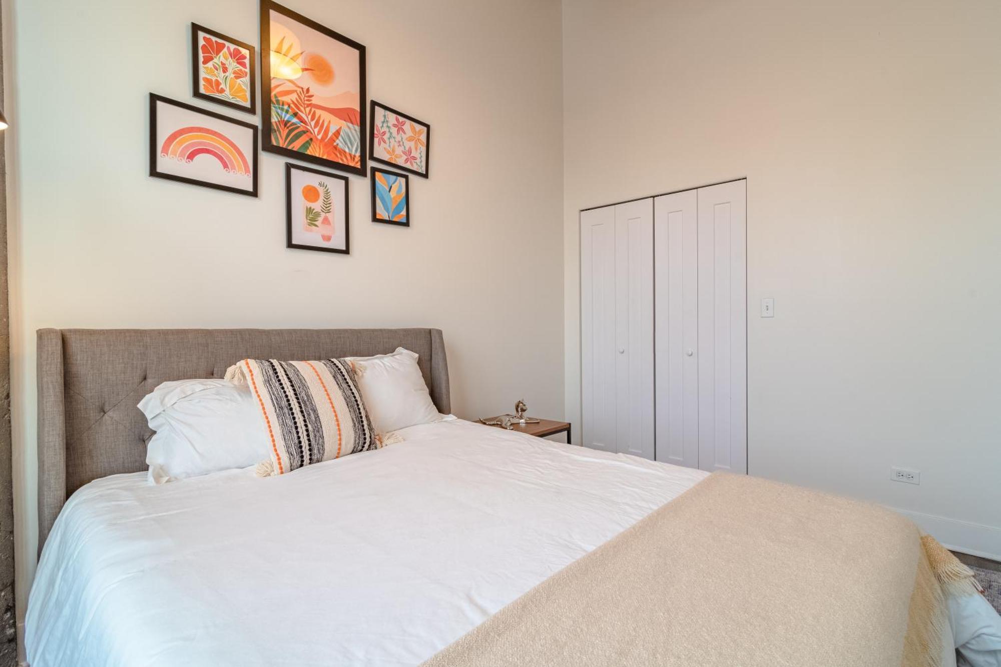 Apartment Mccormick Place Modern Loft With An Amazing Skyline View And Optional Parking For 8 Guests *