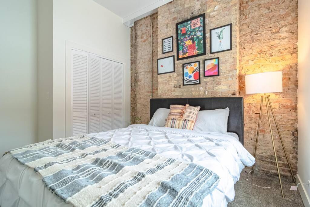 Mccormick Place 420 Friendly 3br Family Unit For Up To 8 Guests With Optional Parking * Chicago
