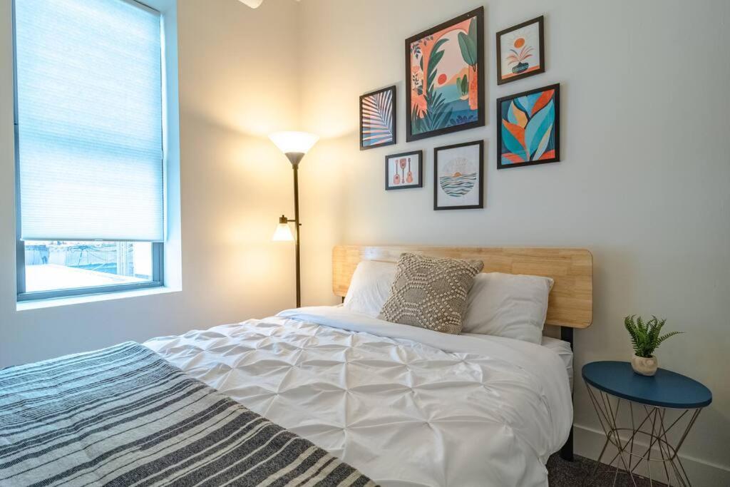 Apartment Mccormick Place 420 Friendly 3br Family Unit For Up To 8 Guests With Optional Parking *