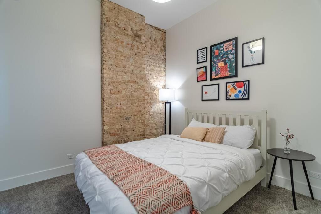 Mccormick Place 420 Friendly 3br Family Unit For Up To 8 Guests With Optional Parking * Chicago