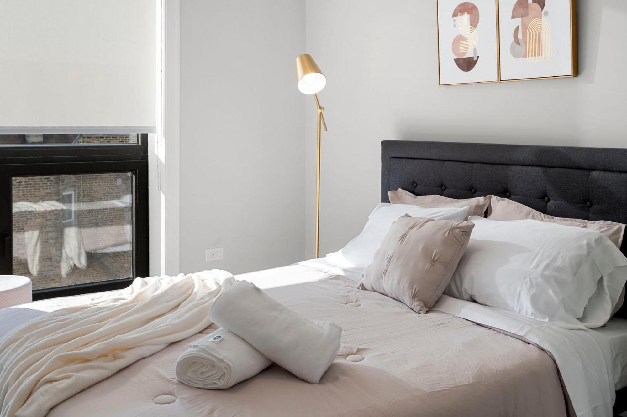 Contemporary Luxury: New 3br 2ba Stylish Haven *