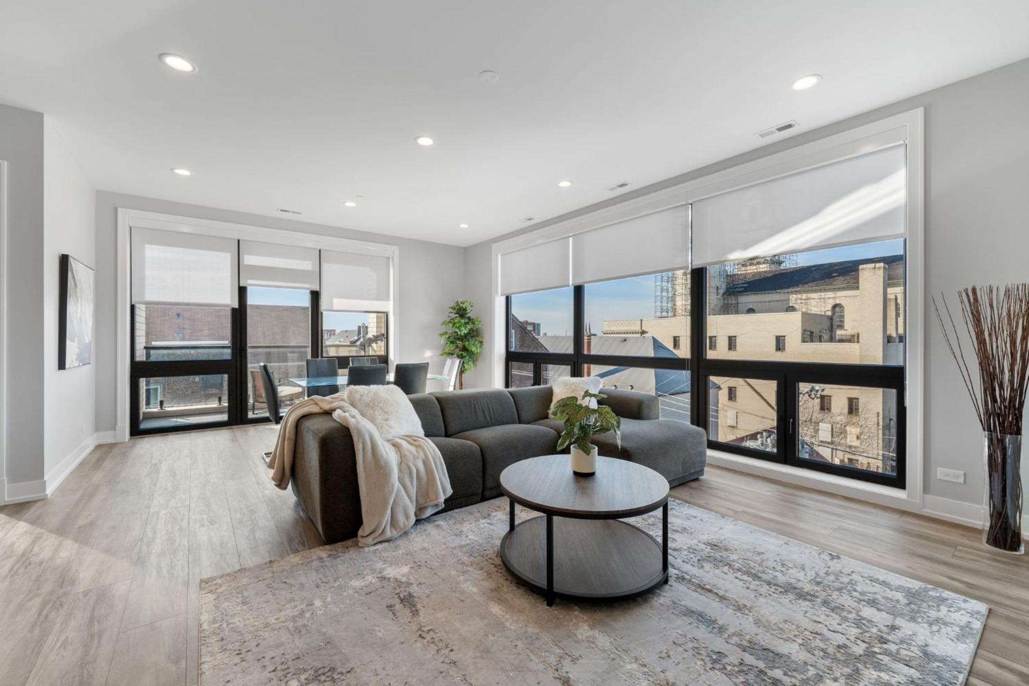 Apartment Contemporary Luxury: New 3br 2ba Stylish Haven Chicago