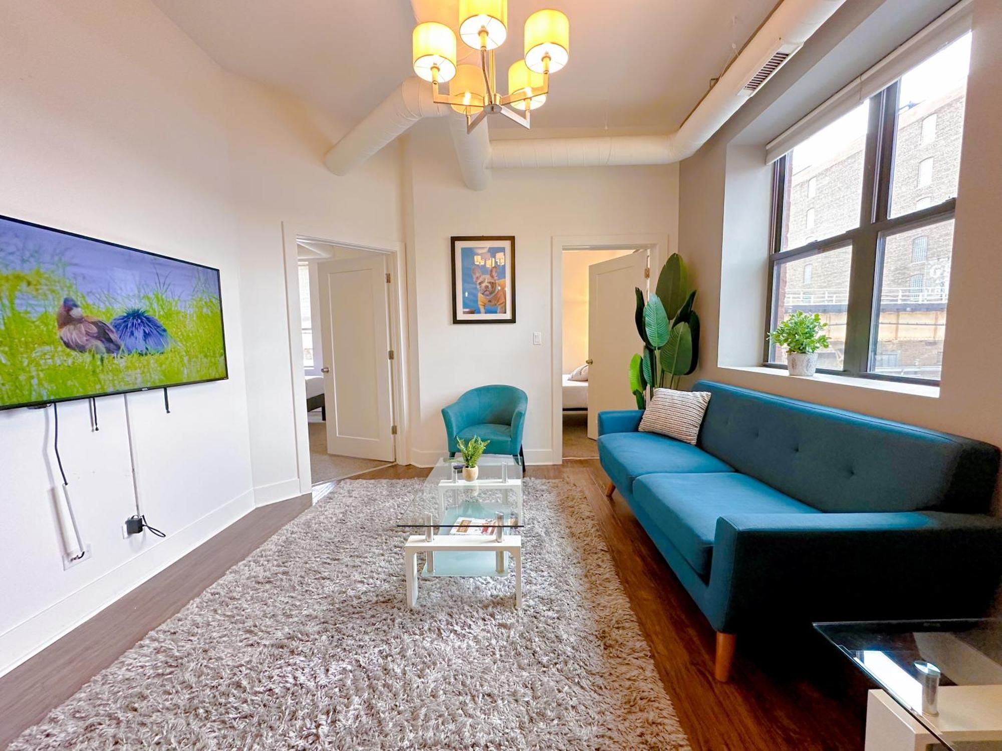 Mccormick Place 420 Friendly 3br Family Unit For Up To 8 Guests With Optional Parking *