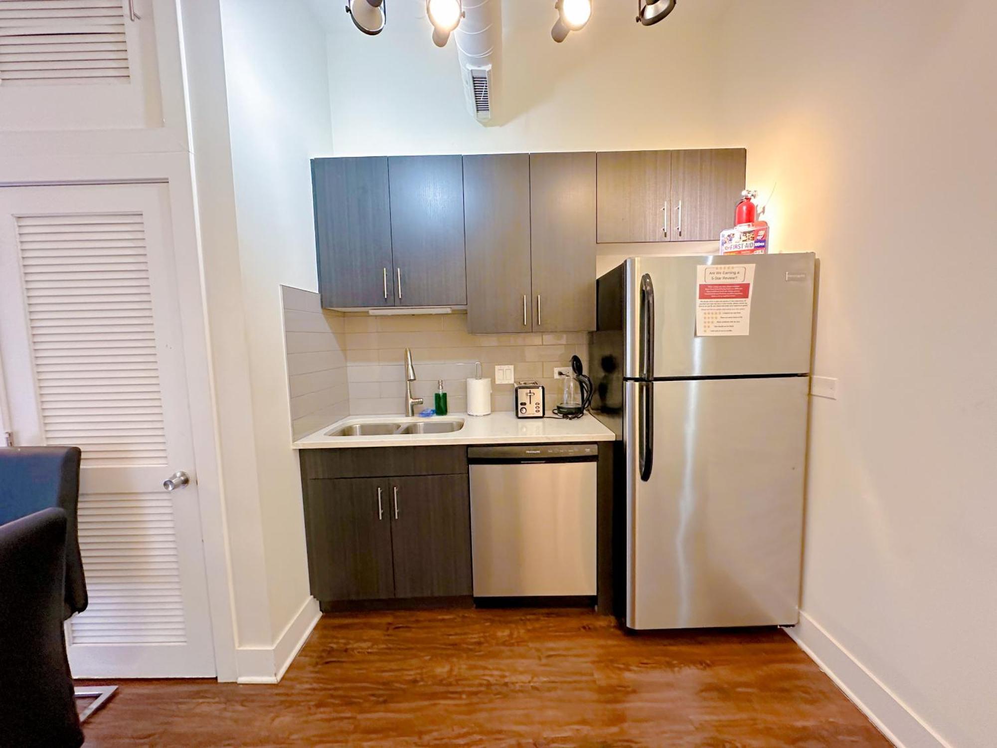 Mccormick Place 420 Friendly 3br Family Unit For Up To 8 Guests With Optional Parking * Chicago