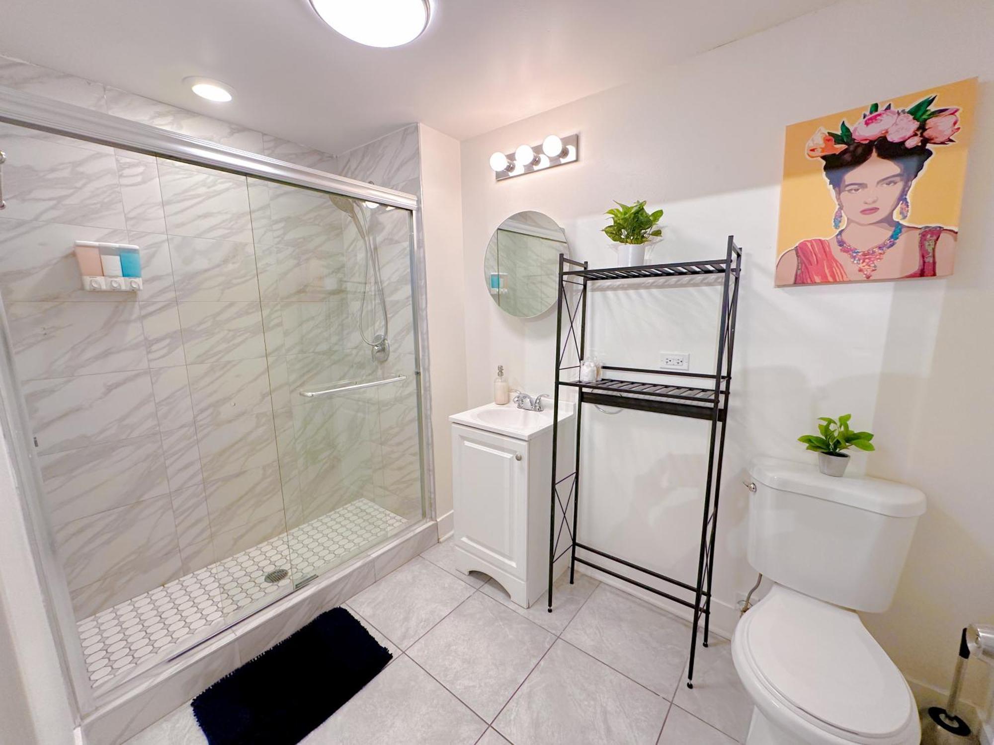 Mccormick Place 420 Friendly 3br Family Unit For Up To 8 Guests With Optional Parking Apartment Chicago