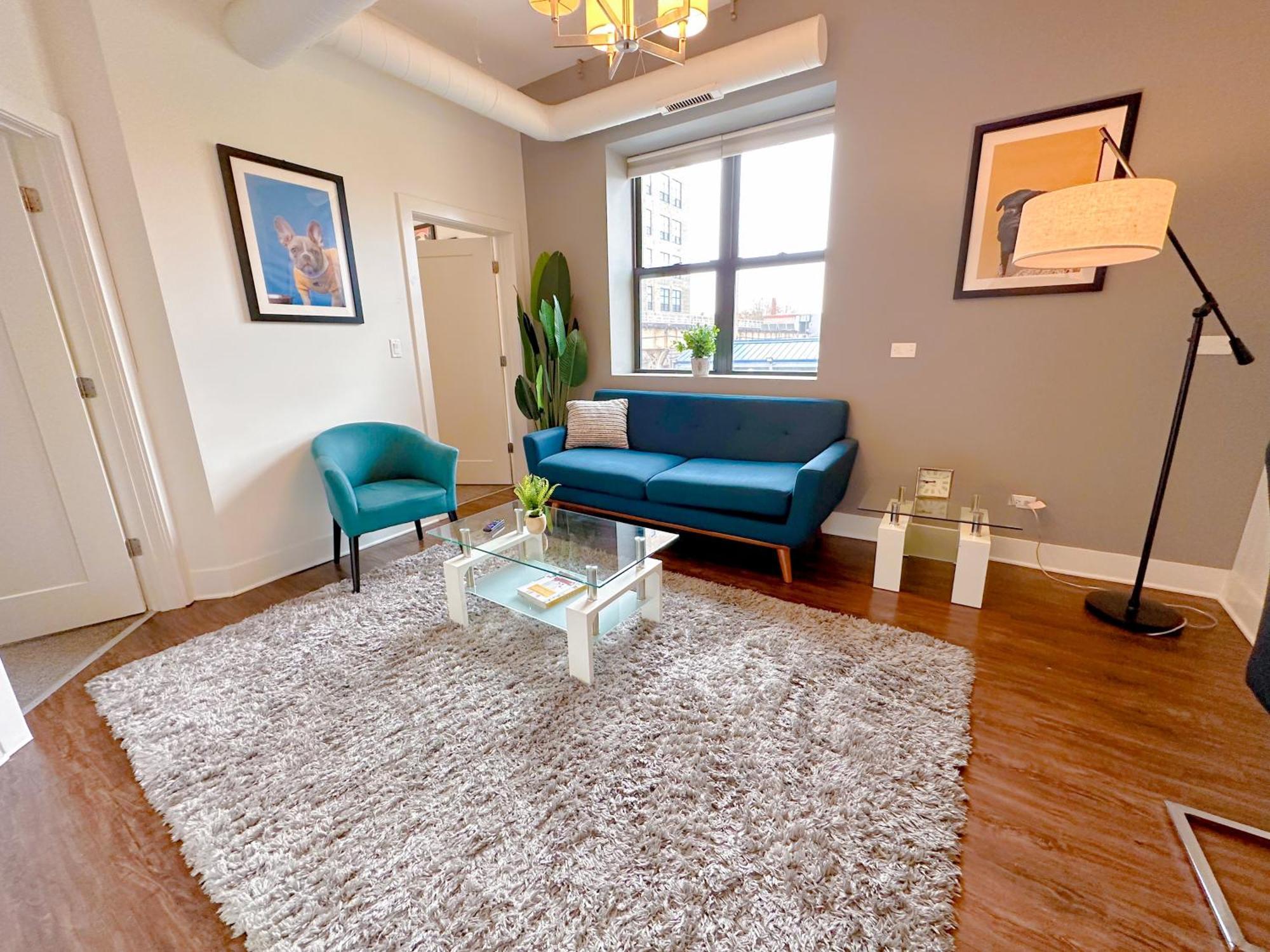 Apartment Mccormick Place 420 Friendly 3br Family Unit For Up To 8 Guests With Optional Parking *
