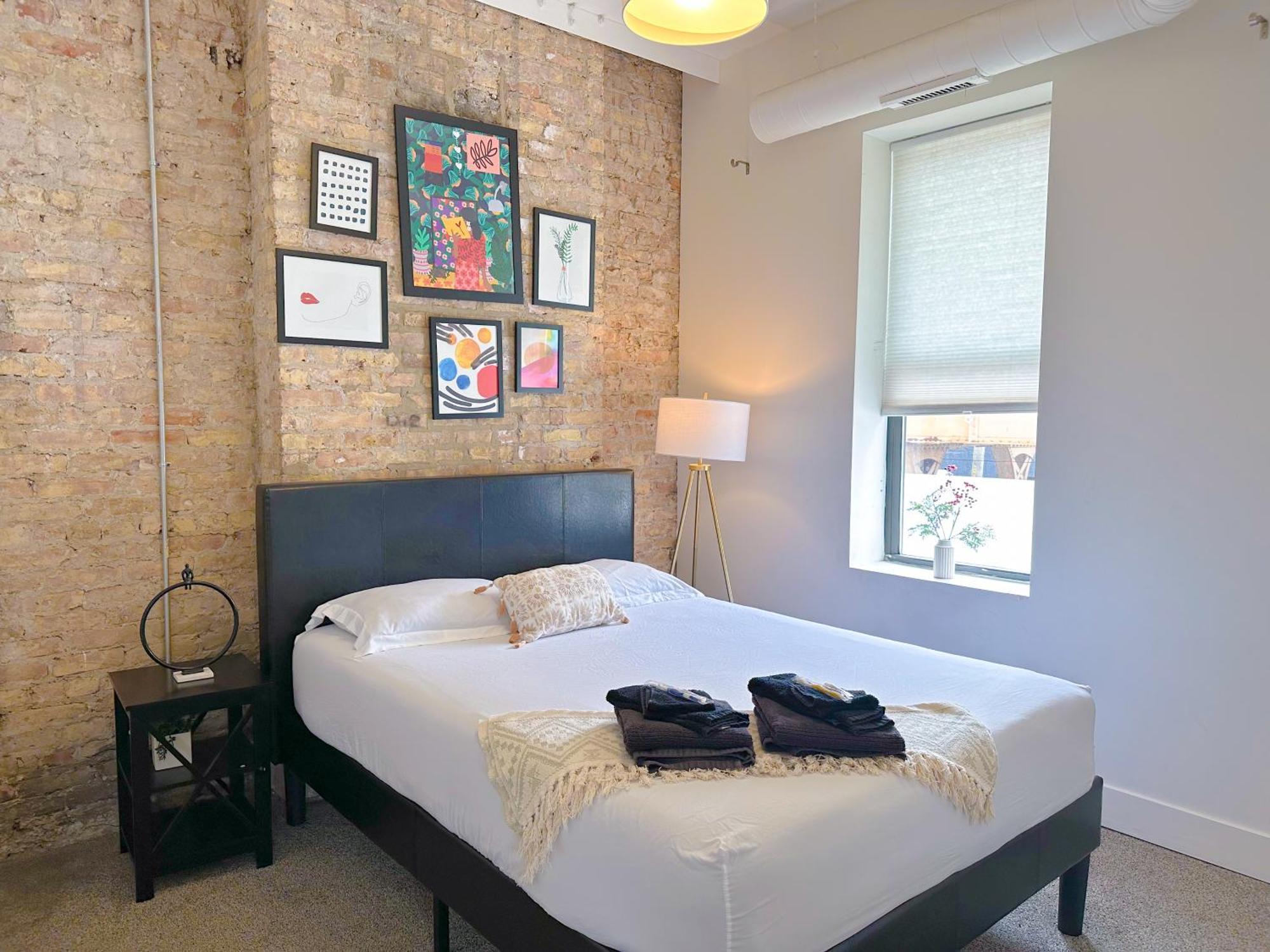 Mccormick Place 420 Friendly 3br Family Unit For Up To 8 Guests With Optional Parking * Chicago