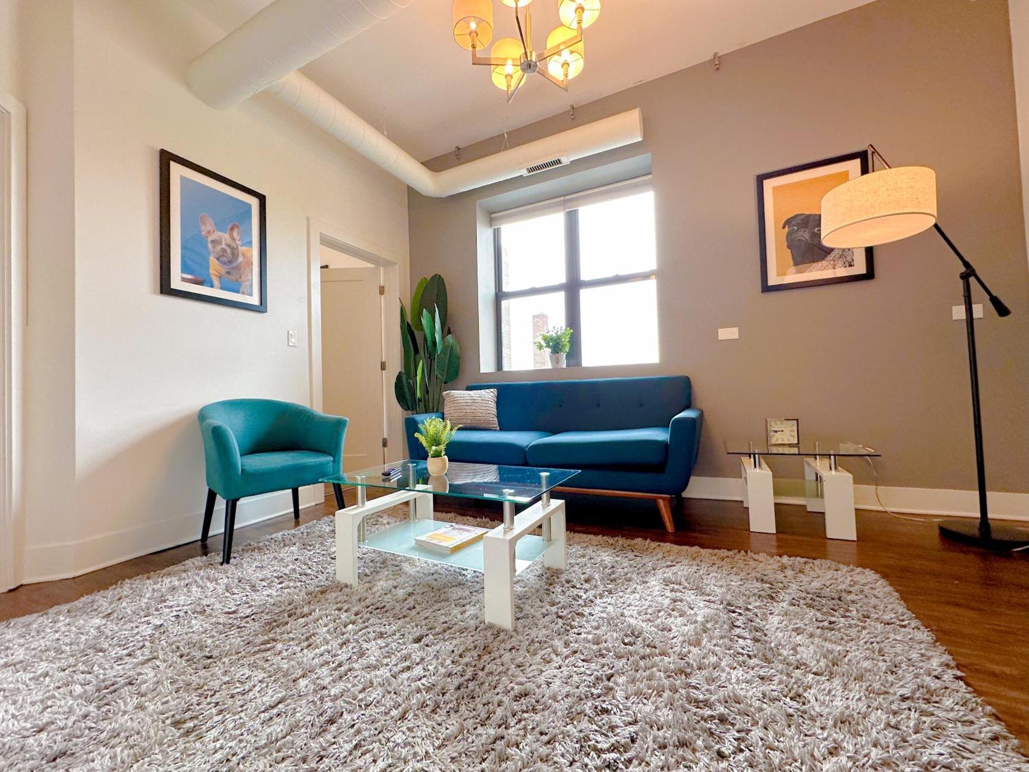 Apartment Mccormick Place 420 Friendly 3br Family Unit For Up To 8 Guests With Optional Parking Chicago
