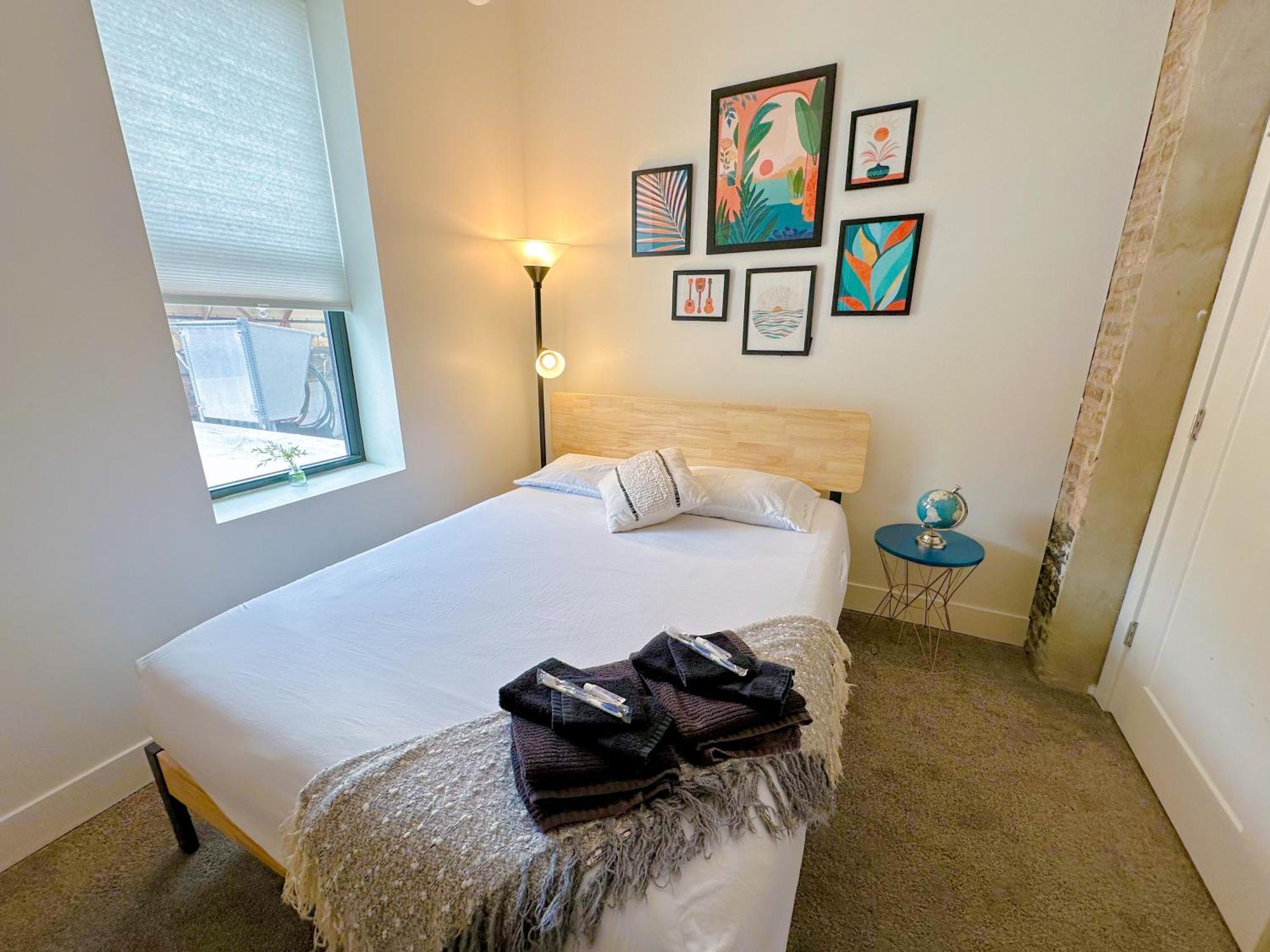 Mccormick Place 420 Friendly 3br Family Unit For Up To 8 Guests With Optional Parking *