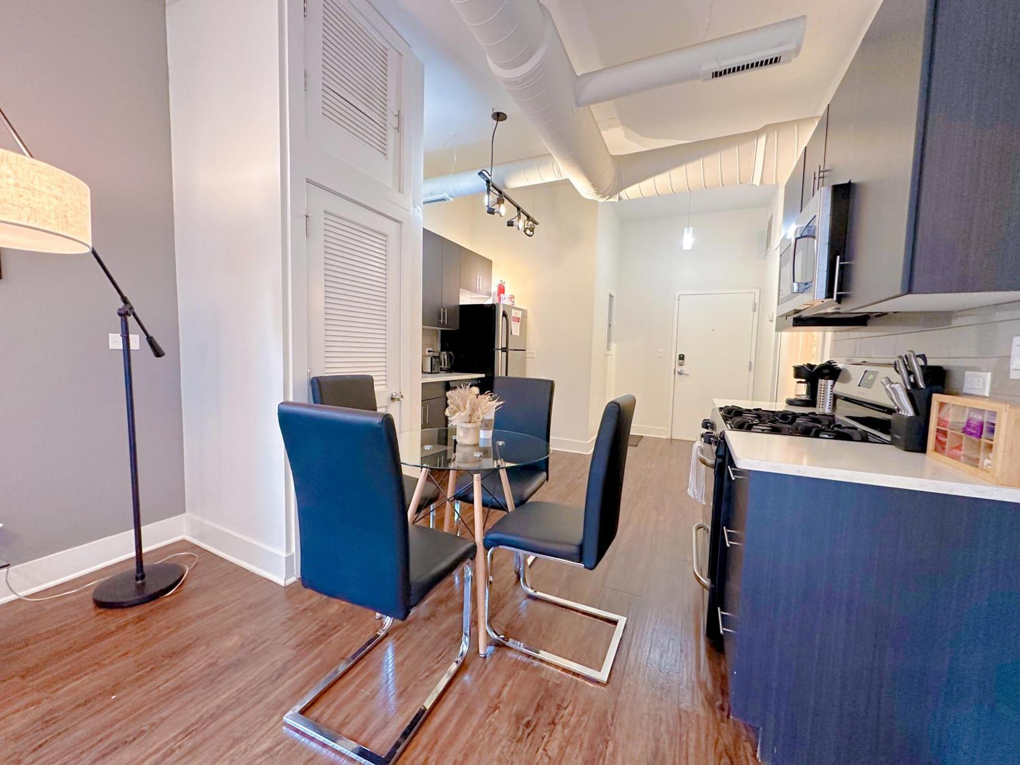 Mccormick Place 420 Friendly 3br Family Unit For Up To 8 Guests With Optional Parking Apartment *