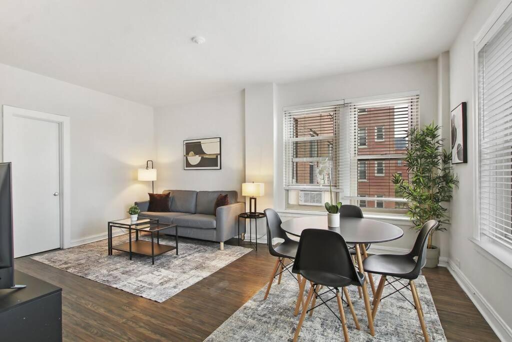 2br Cozy And Furnished In Hyde Park - Hyde Park 405 *