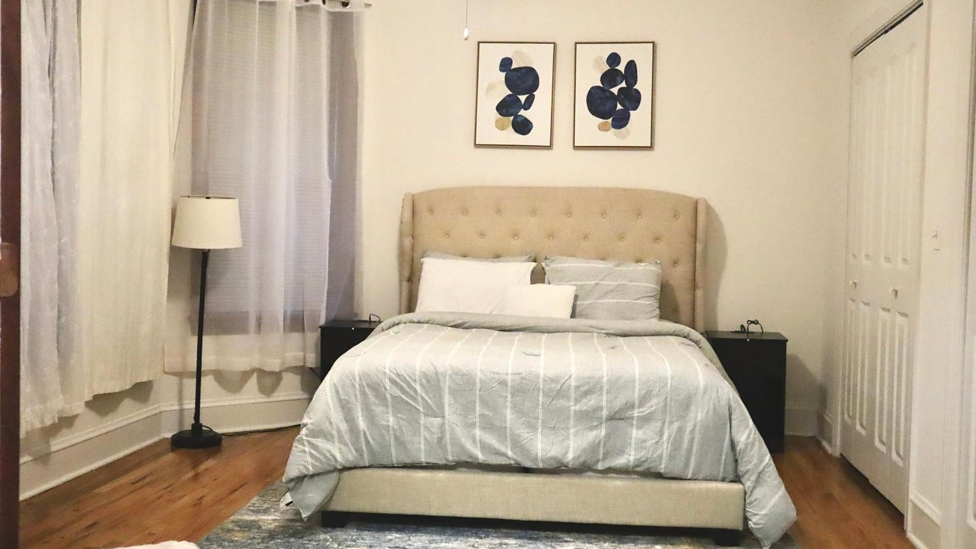 Luxury 2 Bed 2 Bath In With Free Parking