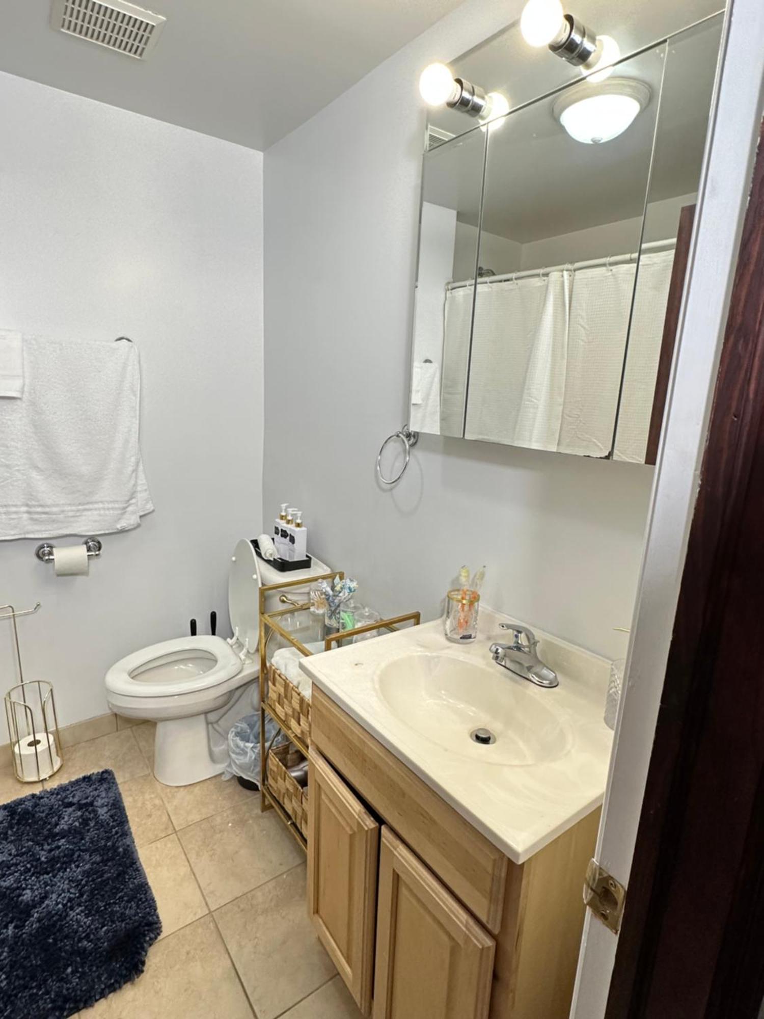Luxury 2 Bed 2 Bath In With Free Parking *
