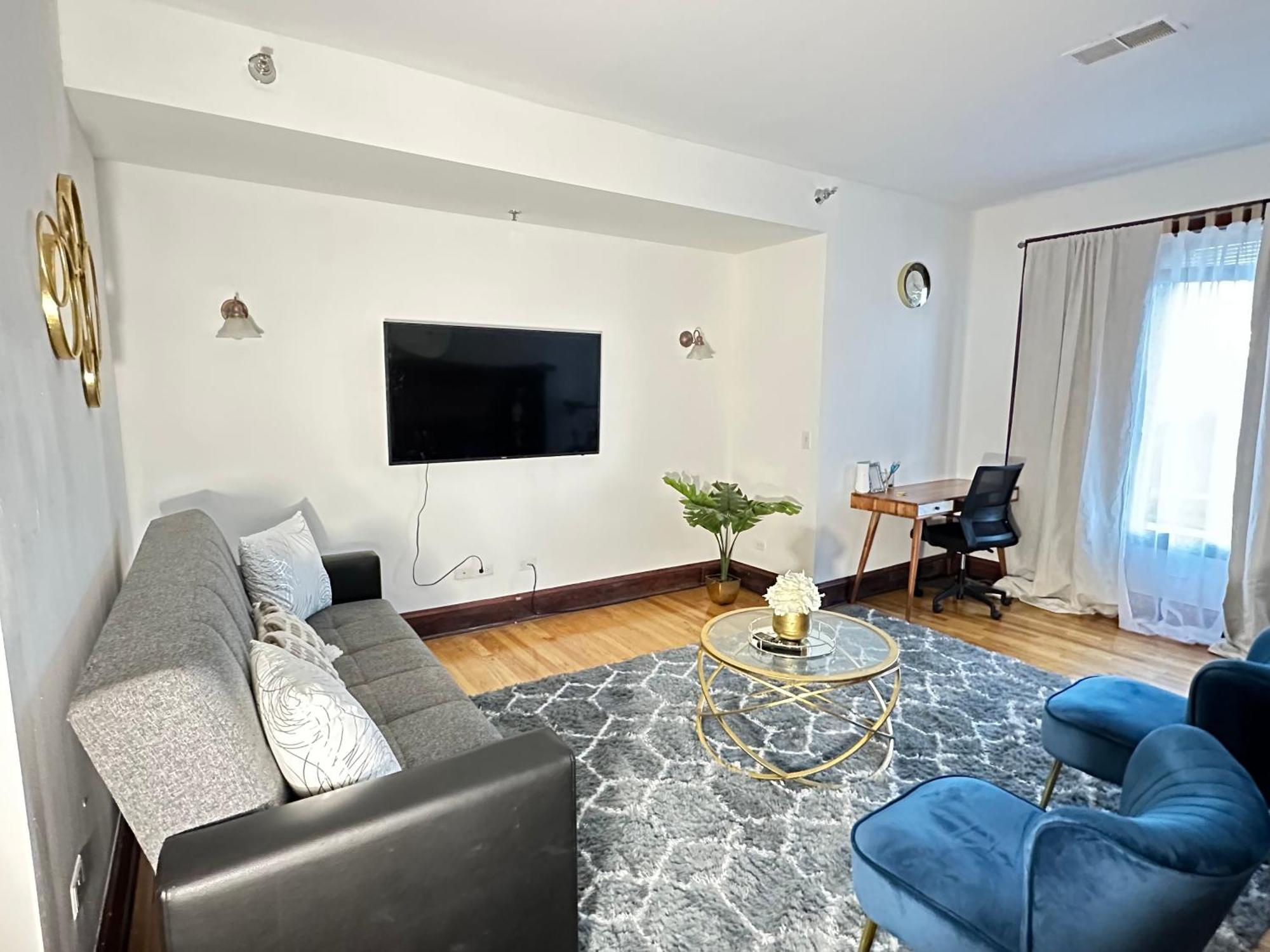 Luxury 2 Bed 2 Bath In With Free Parking *