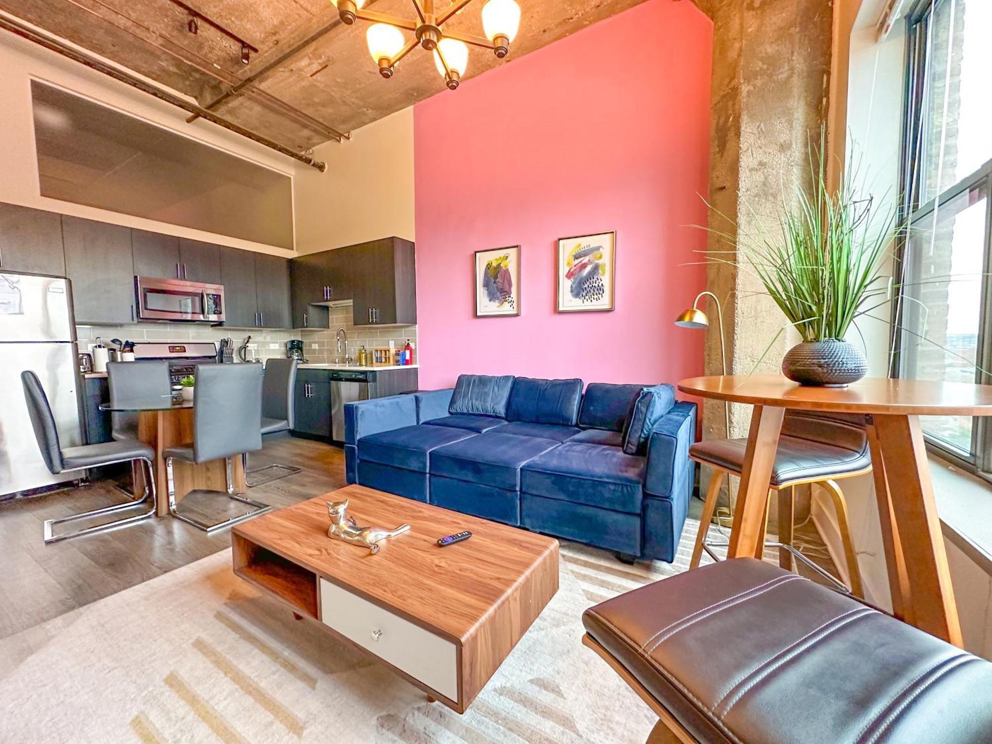 Mccormick Place Modern Loft With An Amazing Skyline View And Optional Parking For 8 Guests *