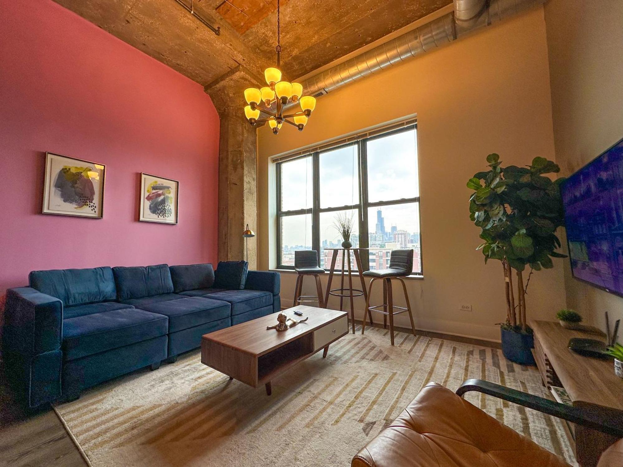 Mccormick Place Modern Loft With An Amazing Skyline View And Optional Parking For 8 Guests * Chicago