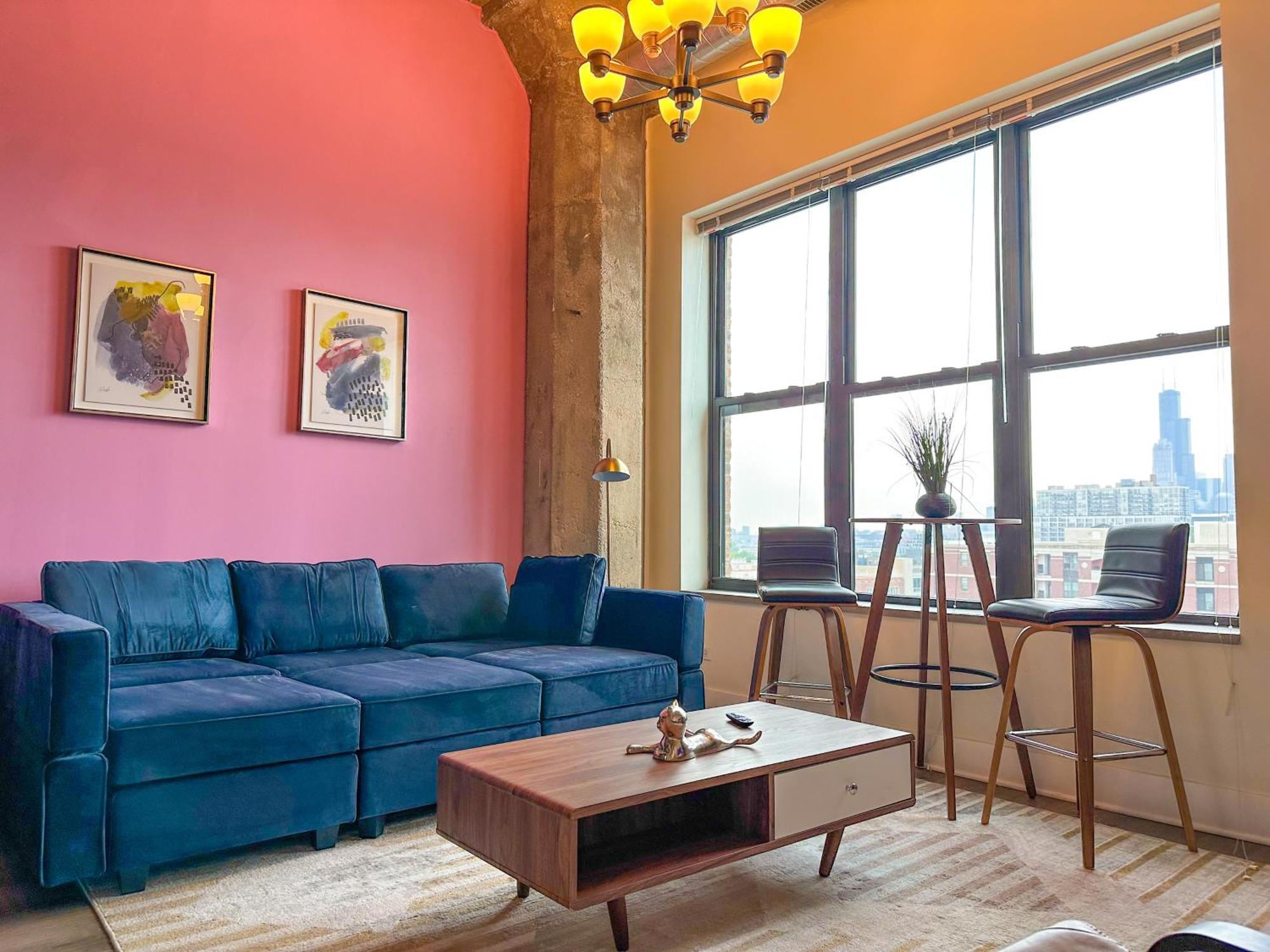 Mccormick Place Modern Loft With An Amazing Skyline View And Optional Parking For 8 Guests