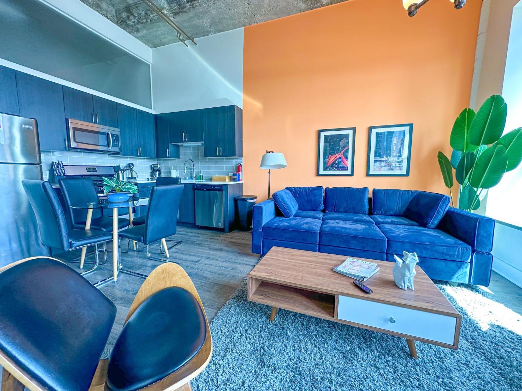Mccormick Place 2b-2b With Optional Parking And Gym That Sleeps 8 *