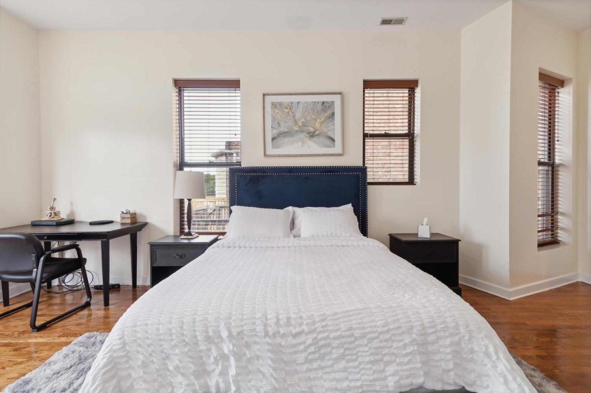 Near Downtown & Uchicago Apartment