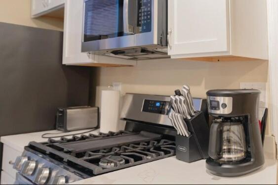 Stylish 3br Near Wrigley Field & Lincoln Park *