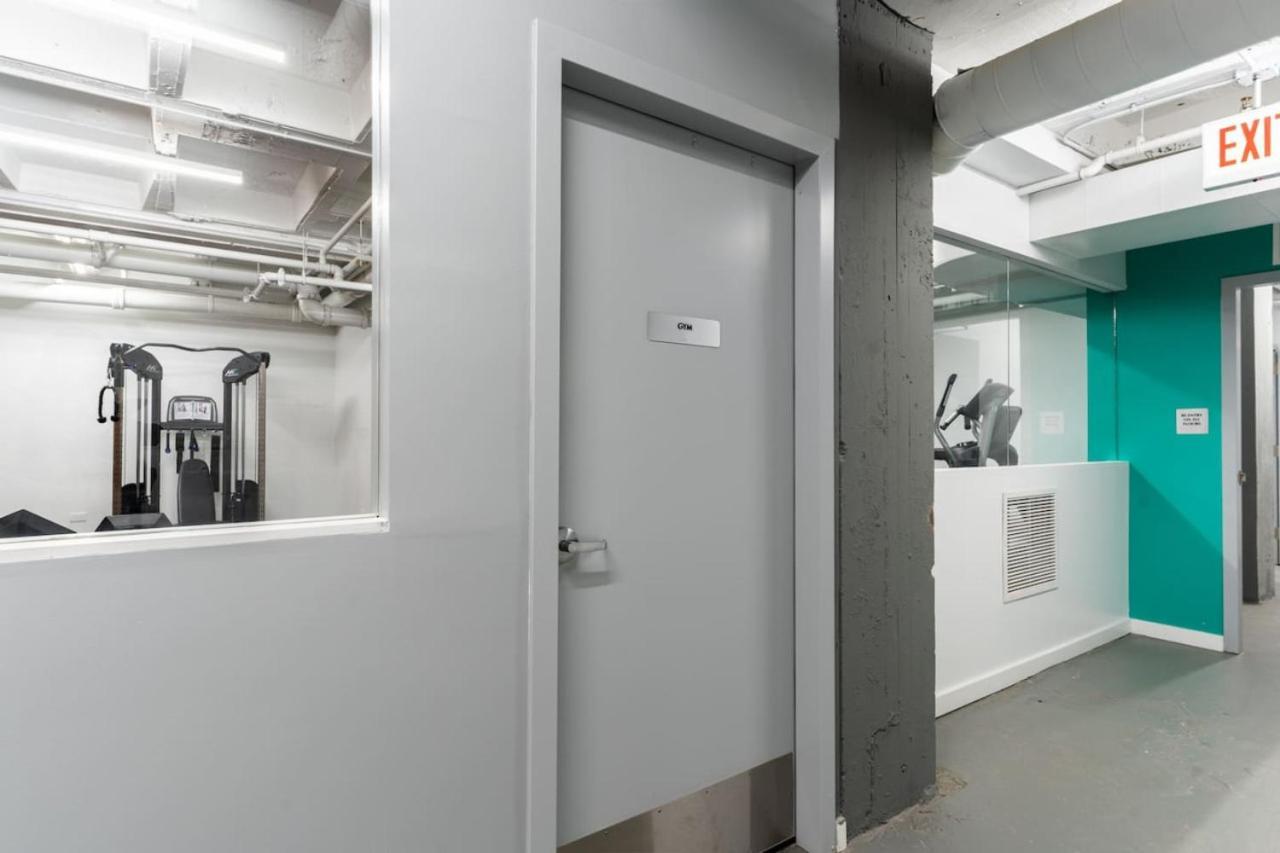 Apartment Sunny Modern Loft Montrose Rooftop Wfh Gym