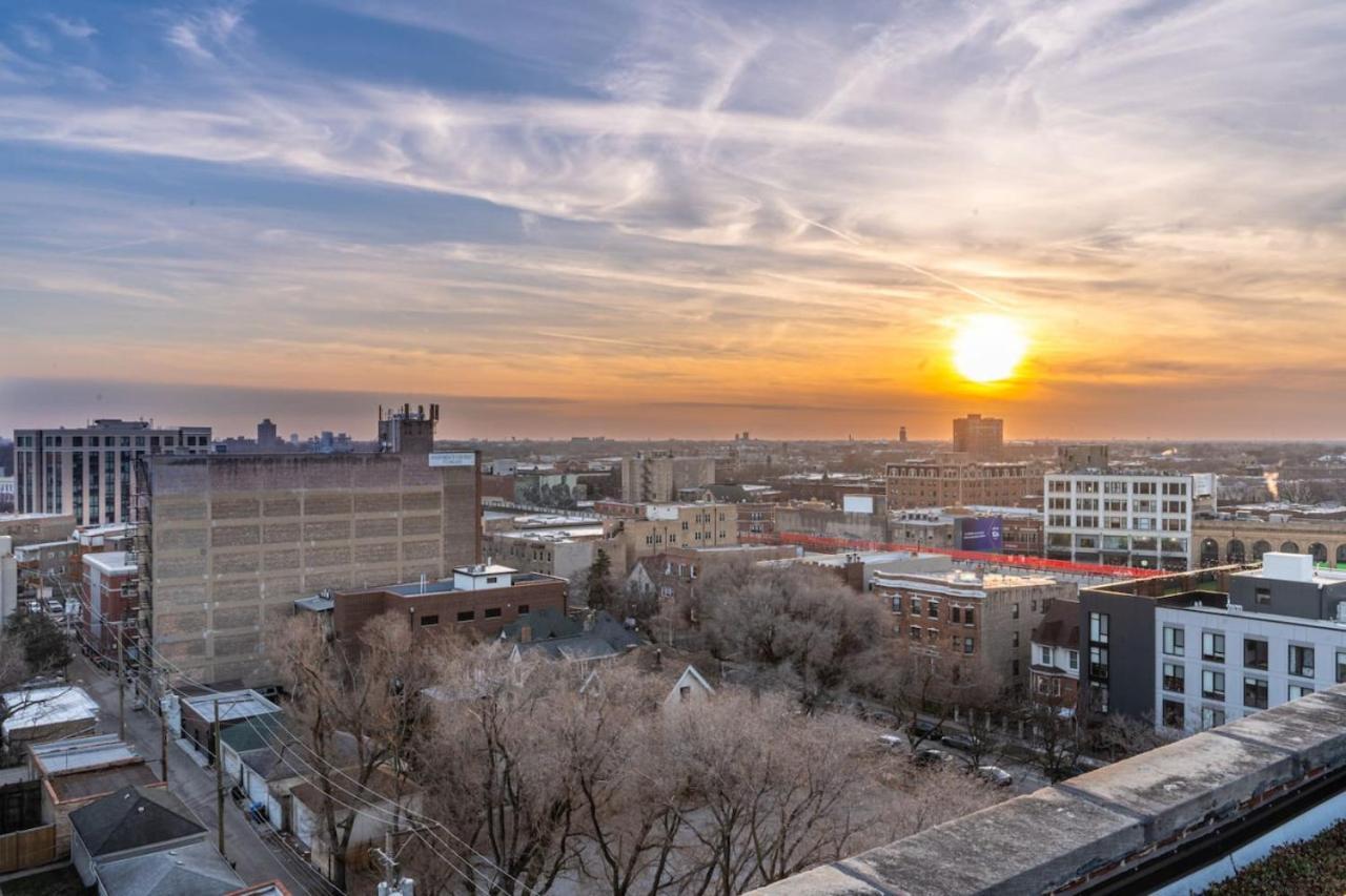 Sunny Modern Loft Montrose Rooftop Wfh Gym * Chicago