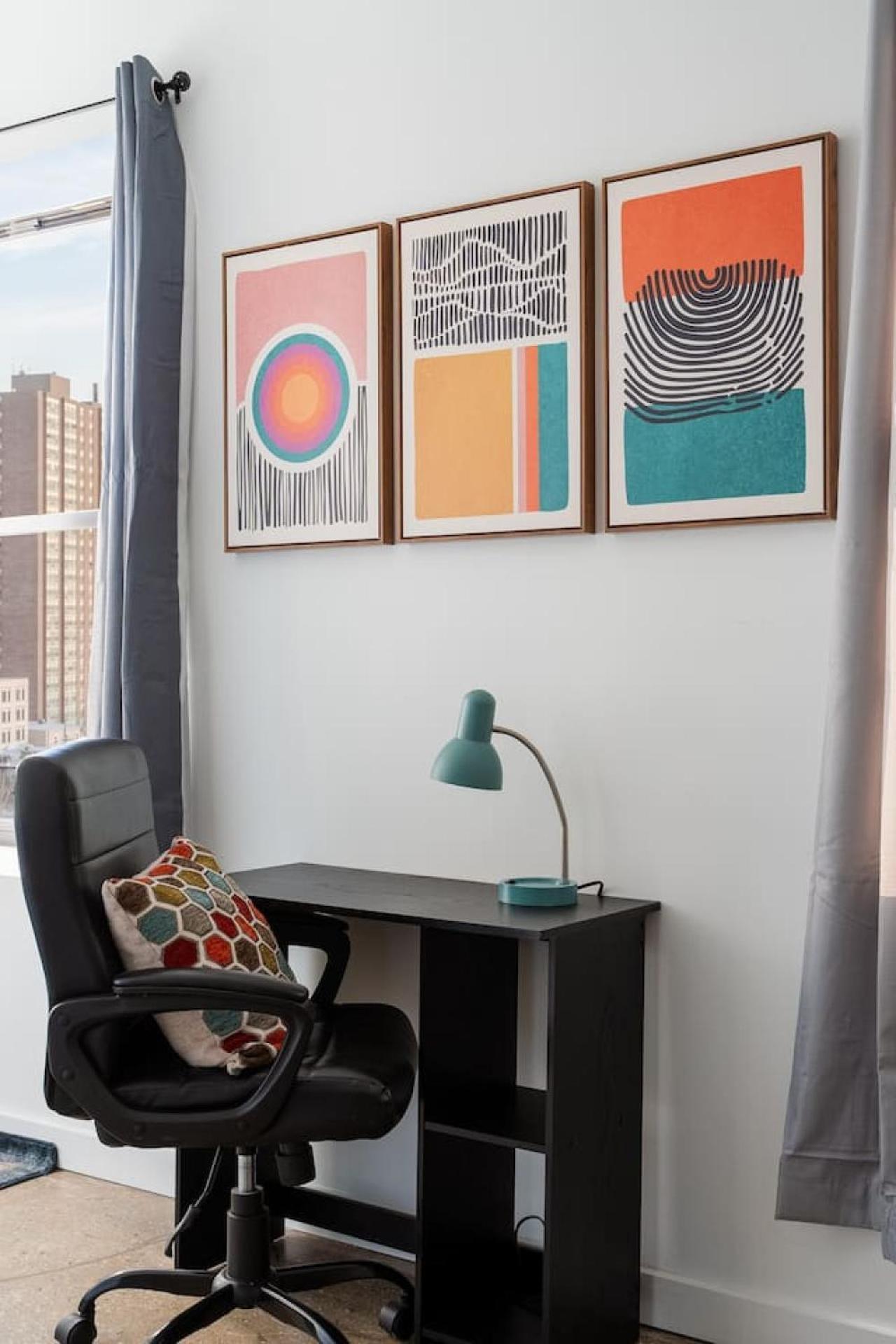 Sunny Modern Loft Montrose Rooftop Wfh Gym Apartment