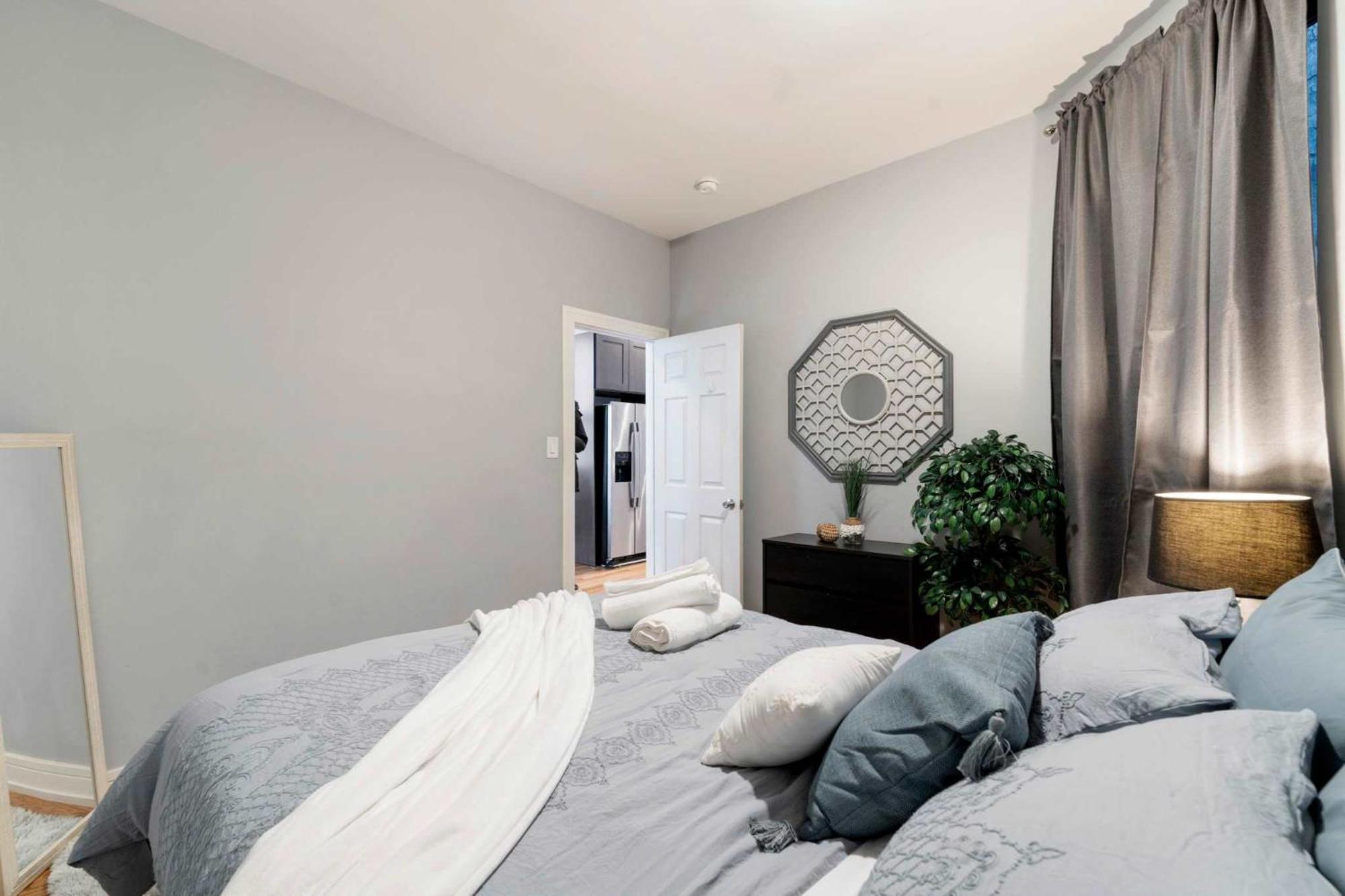 2 Bedroom Near West Loop With Parking * Chicago