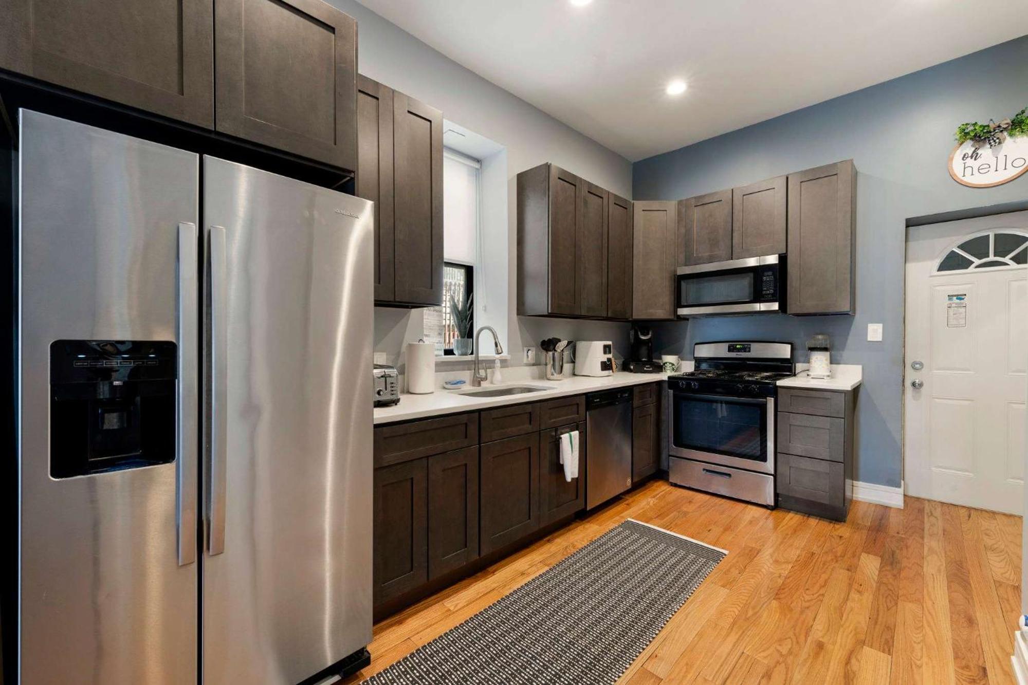 2 Bedroom Near West Loop With Parking * Chicago