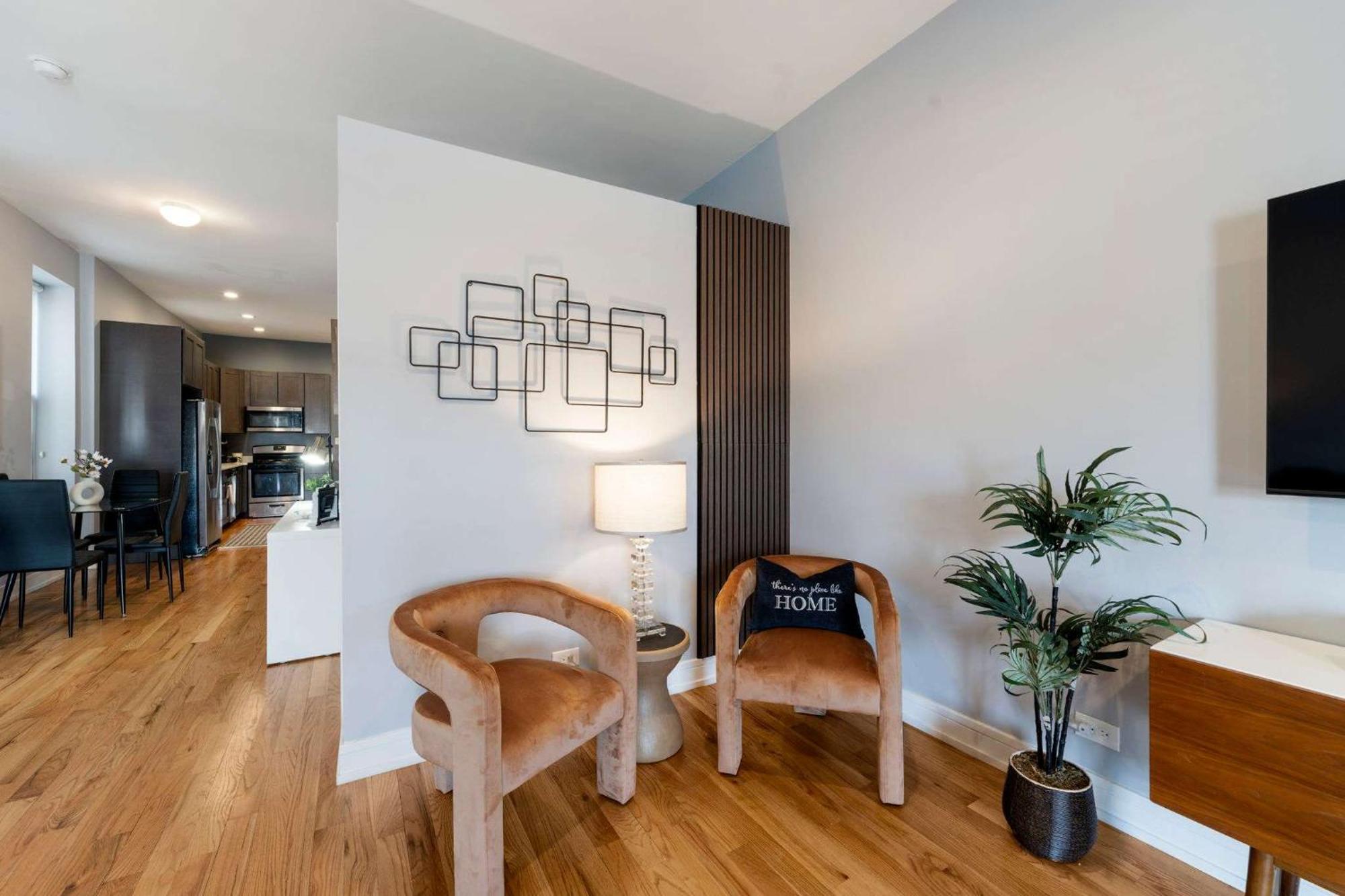 Apartment 2 Bedroom Near West Loop With Parking Chicago