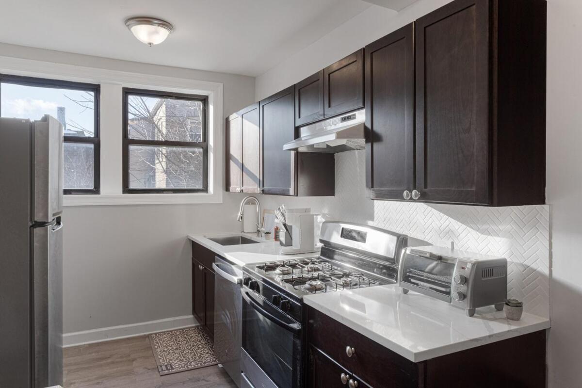 Comfy & 1br Steps From Loyola & Dining Apartment Chicago