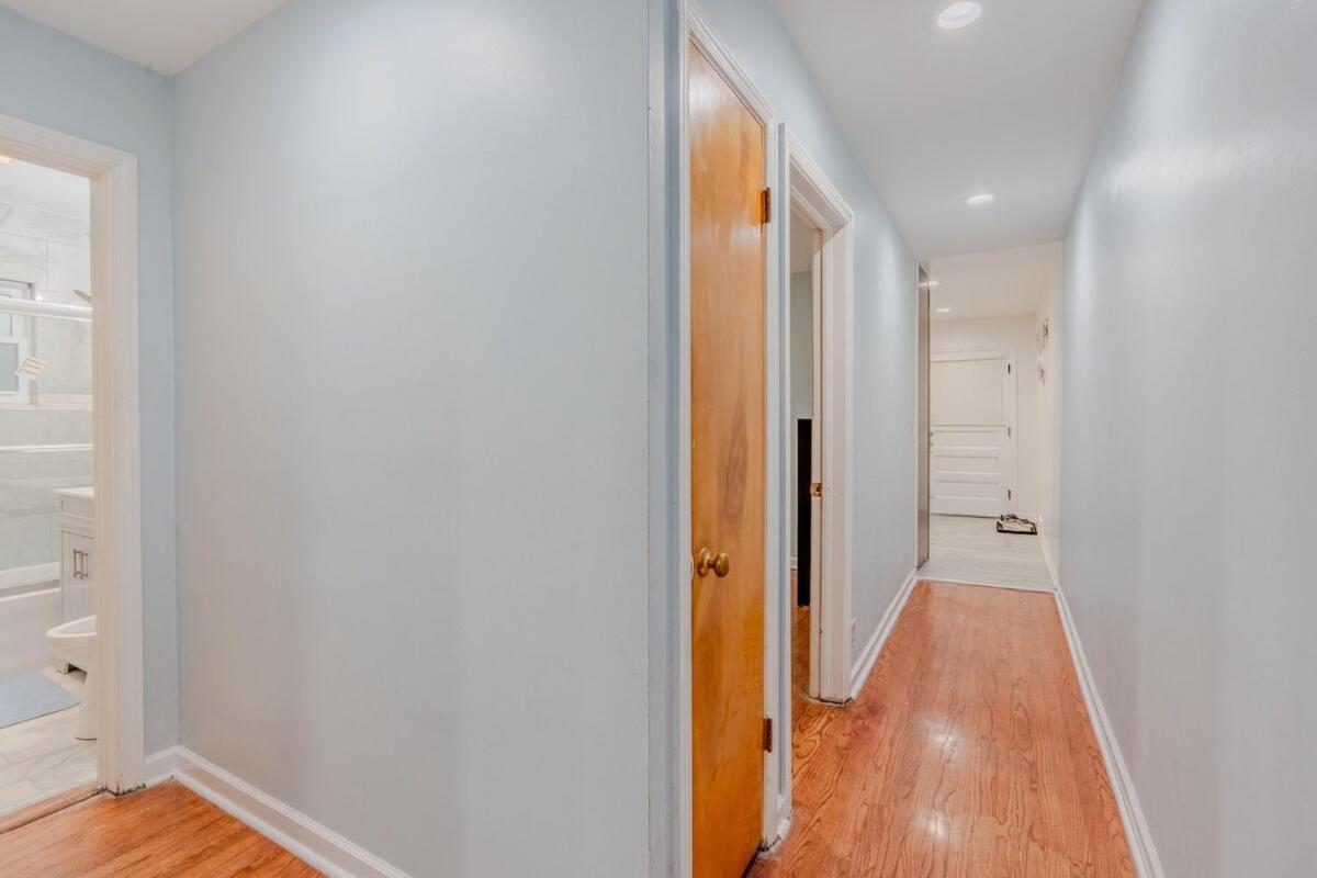 Apartment Cozy 3br With Parking Easy Access Shore Dr *