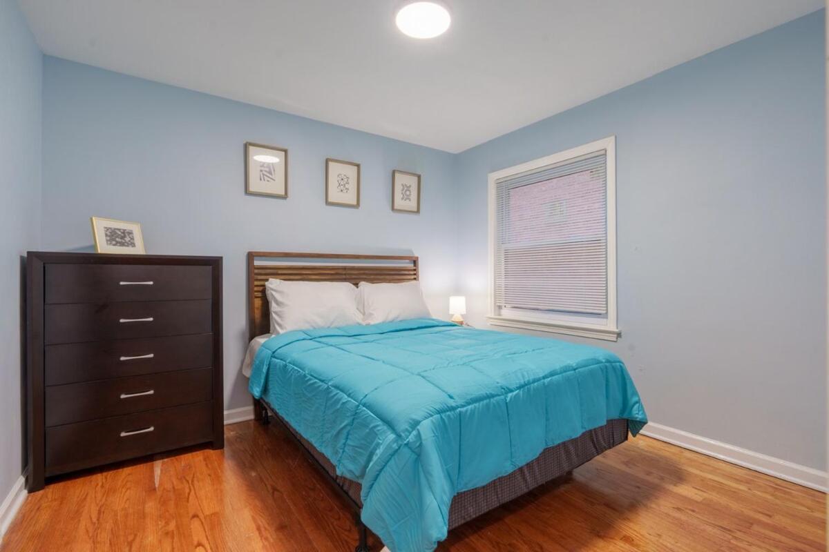 Cozy 3br With Parking Easy Access Shore Dr *