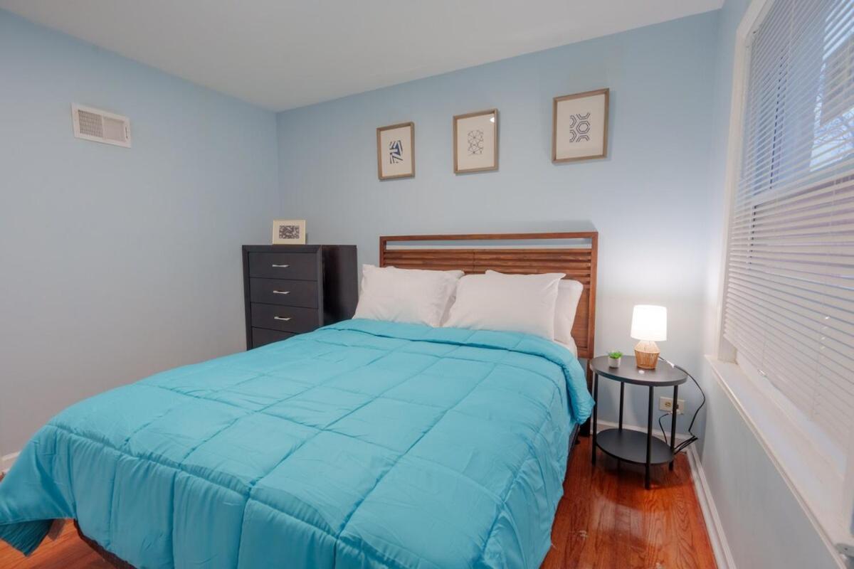 Cozy 3br With Parking Easy Access Shore Dr Chicago