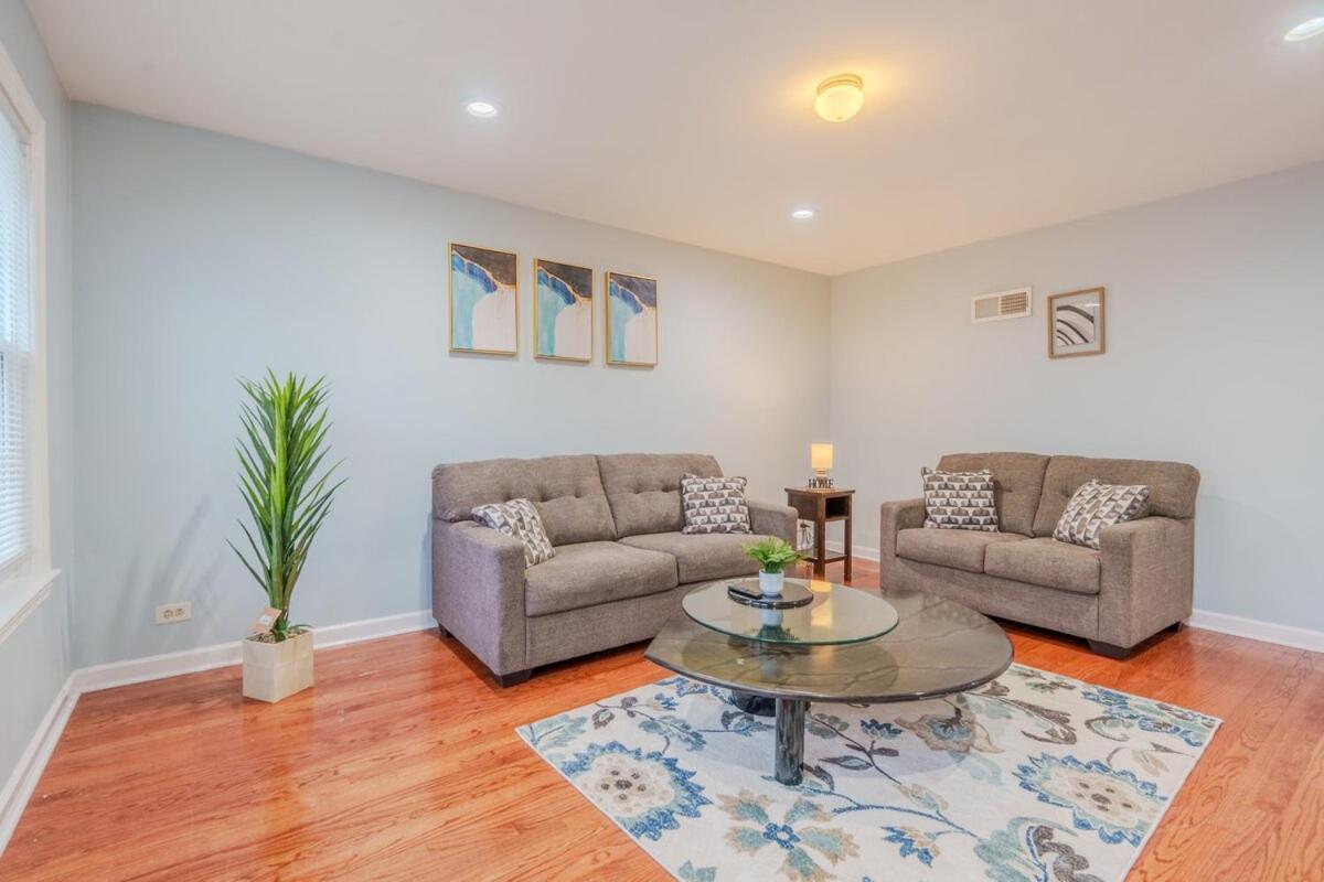 Cozy 3br With Parking Easy Access Shore Dr Apartment *