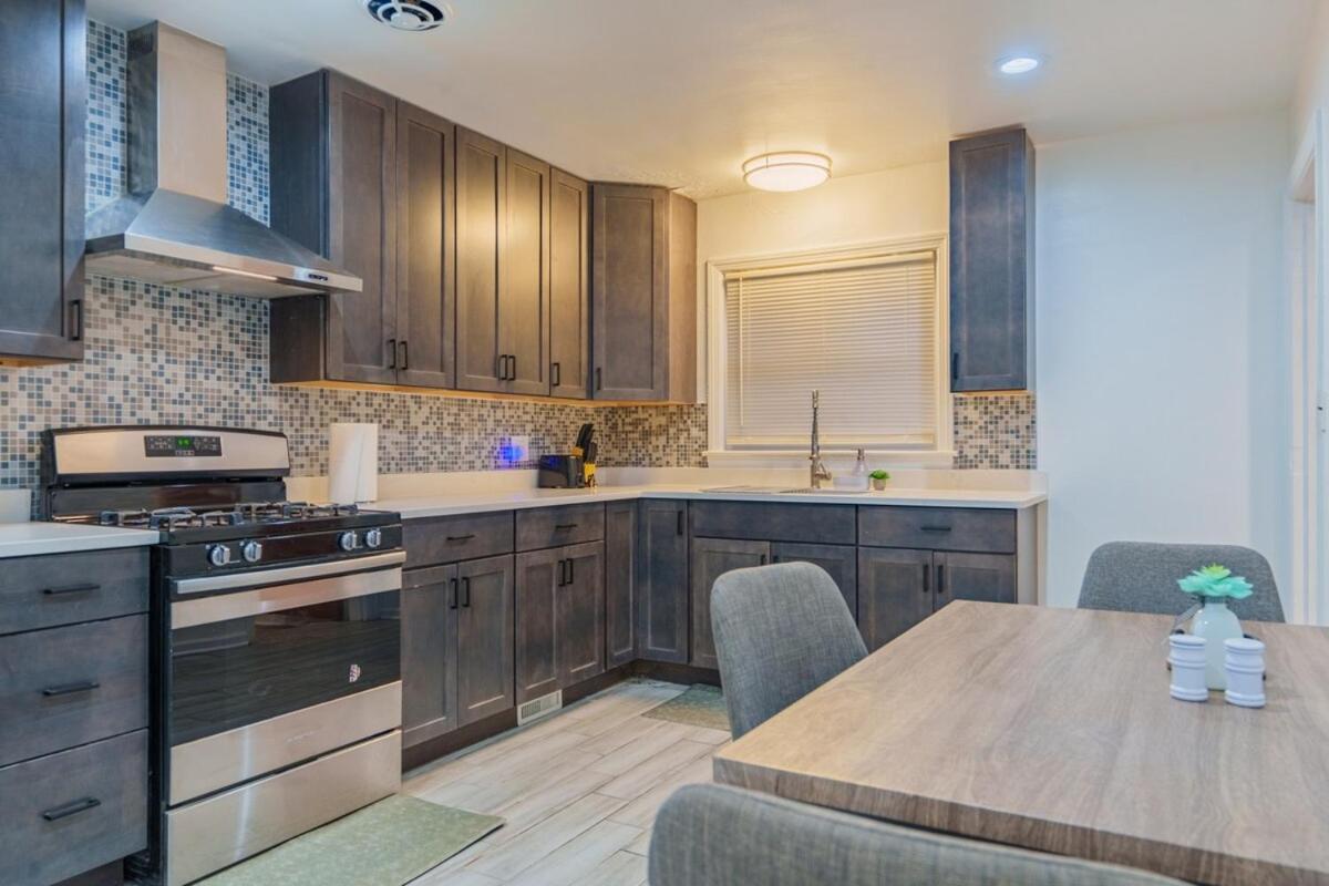 Cozy 3br With Parking Easy Access Shore Dr Apartment Chicago